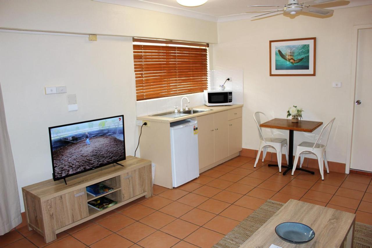 Lake Central Cairns Exterior photo
