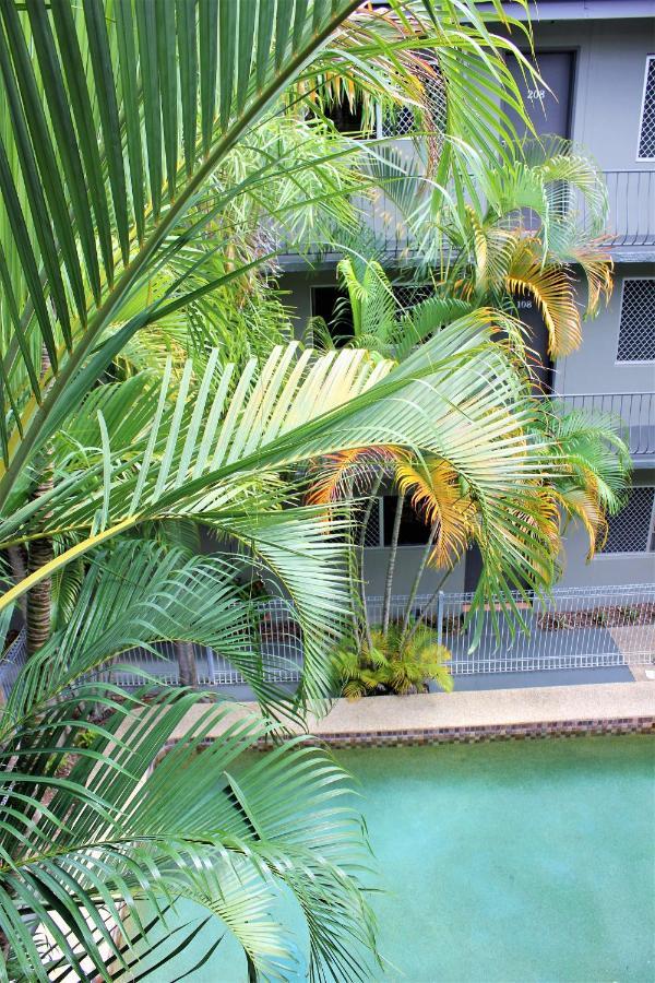 Lake Central Cairns Exterior photo